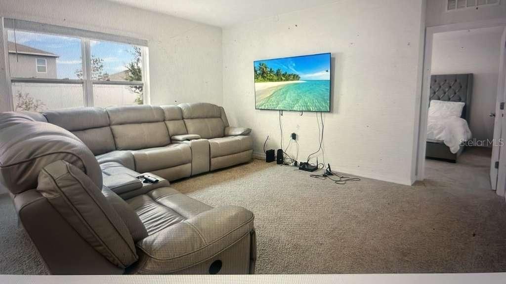 Image 16 of property listing at 1872 RUSTIC FALLS DRIVE, Kissimmee, FL 34744