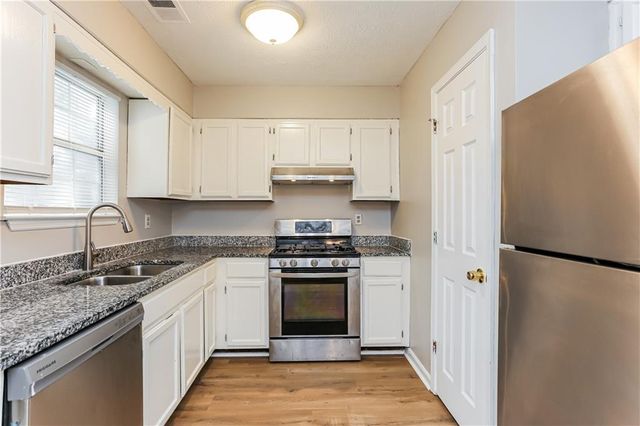 5621 Stonington Trace Parkway, Stone Mountain, GA 30087