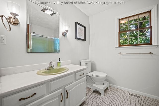 1851 Devondale Circle, Charleston, WV 25314