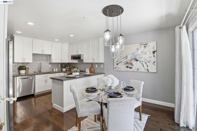 1569 Oxford St, Redwood City, CA 94061
