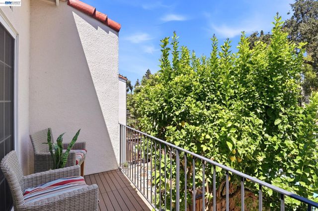 1569 Oxford St, Redwood City, CA 94061