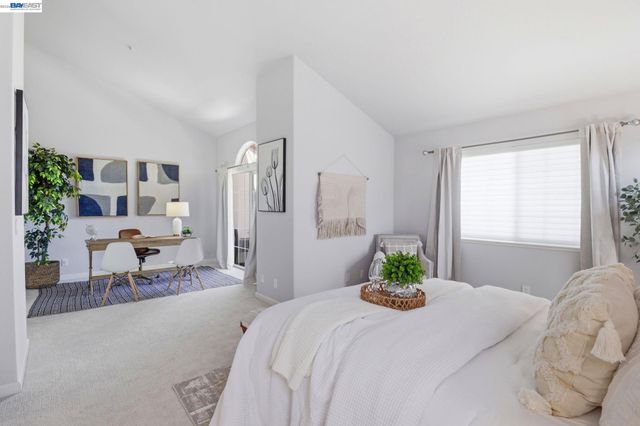 1569 Oxford St, Redwood City, CA 94061