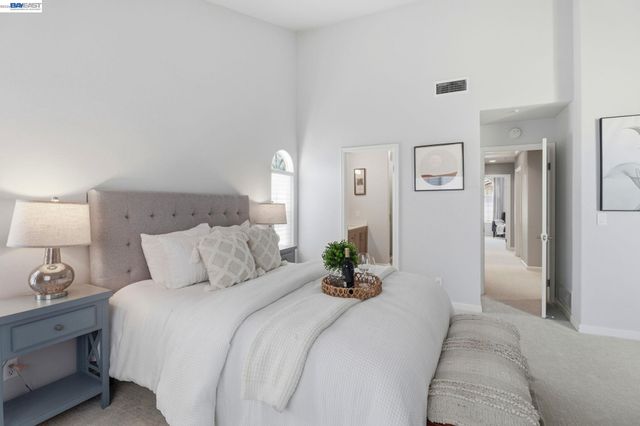 1569 Oxford St, Redwood City, CA 94061
