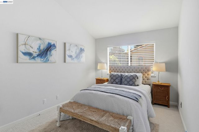 1569 Oxford St, Redwood City, CA 94061