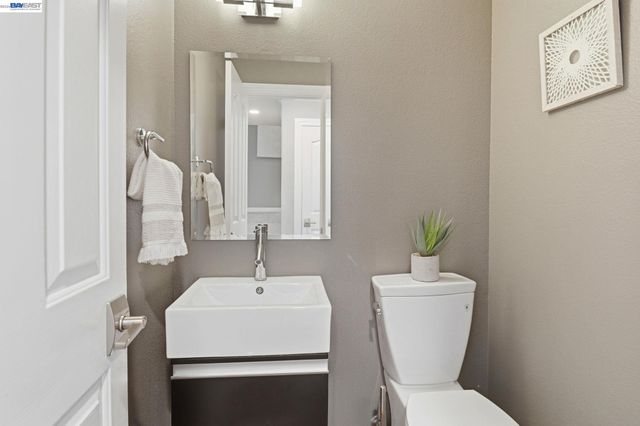 1569 Oxford St, Redwood City, CA 94061