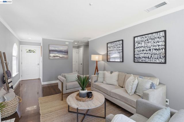 1569 Oxford St, Redwood City, CA 94061