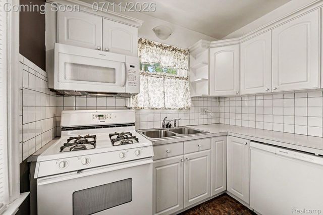 150 Ontario Road, Pontiac, MI 48341