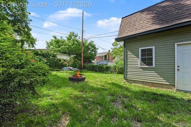 150 Ontario Road, Pontiac, MI 48341