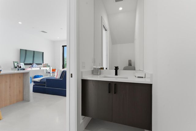 1959 Dock Street, West Palm Beach, FL 33401