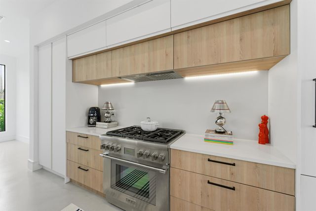 1959 Dock Street, West Palm Beach, FL 33401