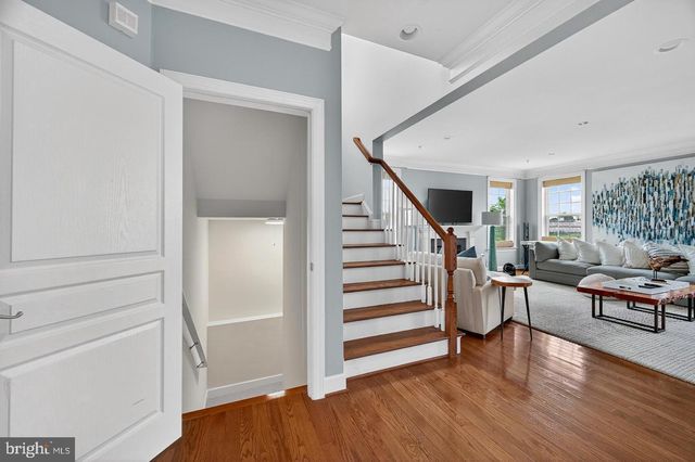 5806 TOBOGGAN CIR, Rockville, MD 20855