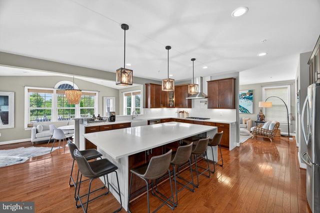 5806 TOBOGGAN CIR, Rockville, MD 20855