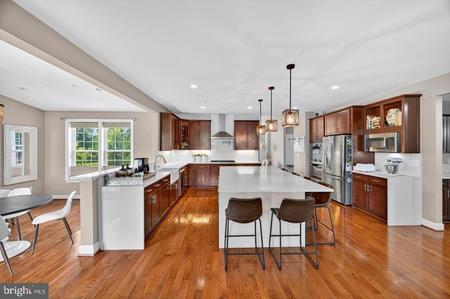 5806 TOBOGGAN CIR, Rockville, MD 20855