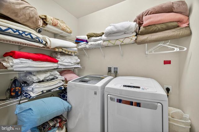 5806 TOBOGGAN CIR, Rockville, MD 20855