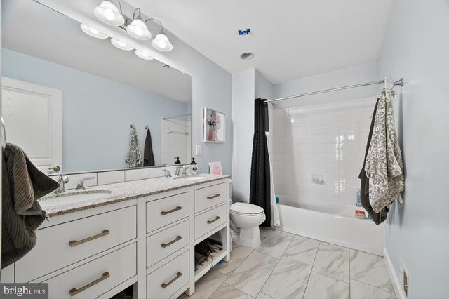 5806 TOBOGGAN CIR, Rockville, MD 20855