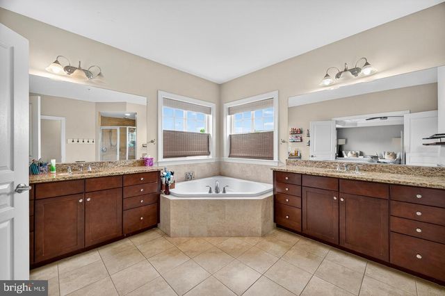 5806 TOBOGGAN CIR, Rockville, MD 20855