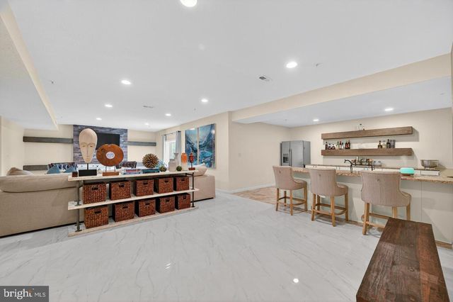 5806 TOBOGGAN CIR, Rockville, MD 20855