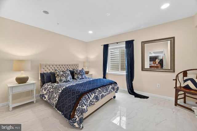 5806 TOBOGGAN CIR, Rockville, MD 20855