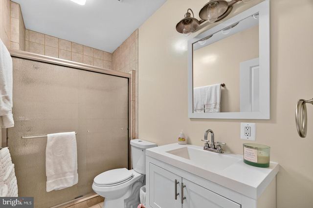 5806 TOBOGGAN CIR, Rockville, MD 20855