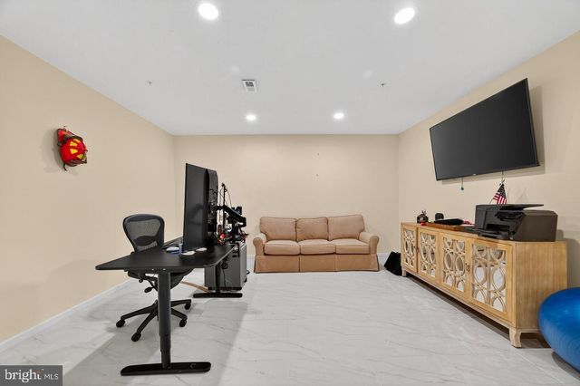 5806 TOBOGGAN CIR, Rockville, MD 20855