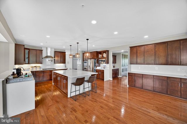 5806 TOBOGGAN CIR, Rockville, MD 20855