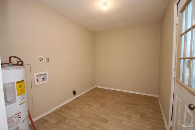 401 Cornwall Cir, Pensacola, FL 32514