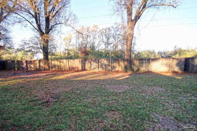 401 Cornwall Cir, Pensacola, FL 32514