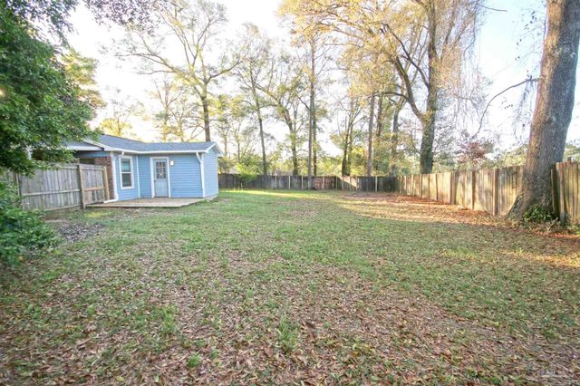 401 Cornwall Cir, Pensacola, FL 32514