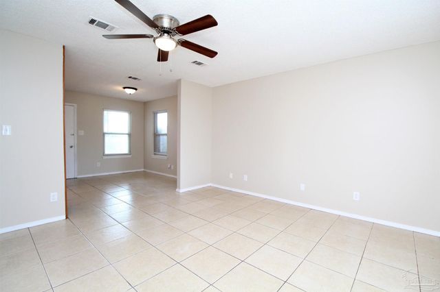 401 Cornwall Cir, Pensacola, FL 32514