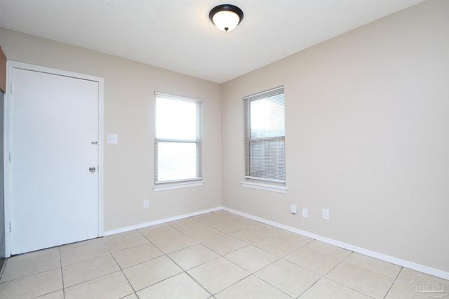 401 Cornwall Cir, Pensacola, FL 32514