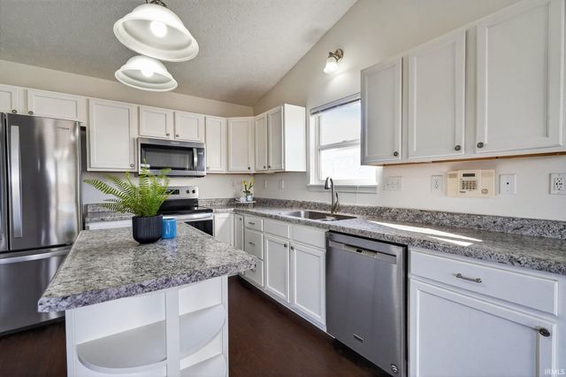 1102 Hornbeam E Circle, Lafayette, IN 47905