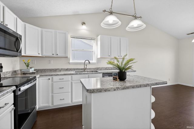 1102 Hornbeam E Circle, Lafayette, IN 47905