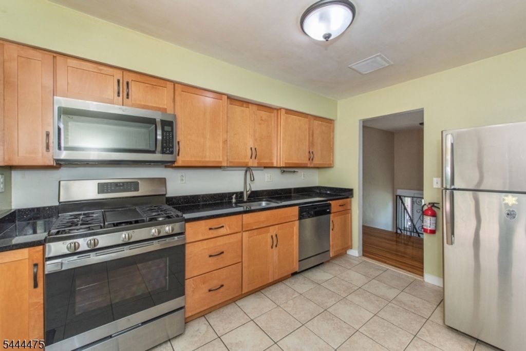 29 Downstream Dr, Mount Olive Twp., NJ 07836 — photo 2
