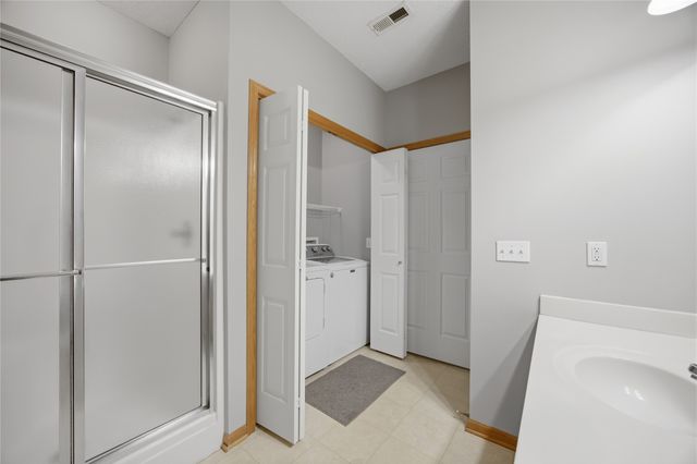 1740 SE L.a. Grant Parkway 23, Waukee, IA 50263