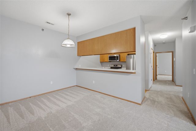 1740 SE L.a. Grant Parkway 23, Waukee, IA 50263