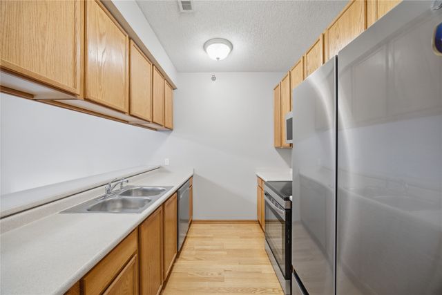 1740 SE L.a. Grant Parkway 23, Waukee, IA 50263