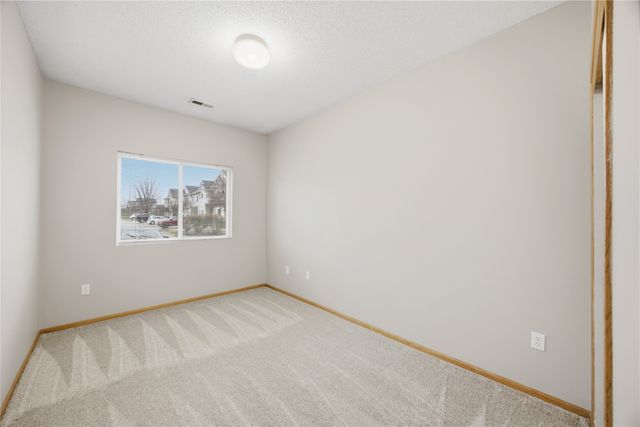 1740 SE L.a. Grant Parkway 23, Waukee, IA 50263