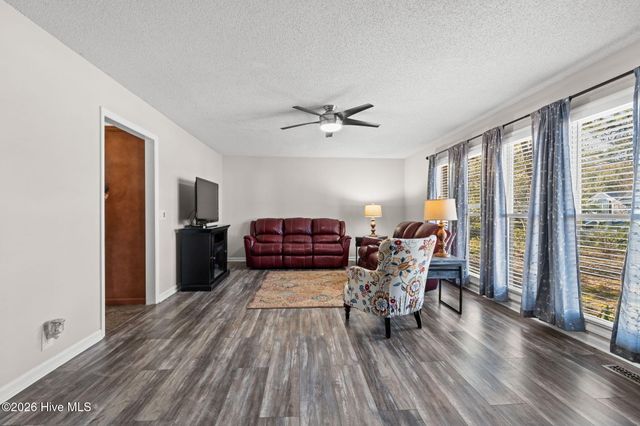 1706 Bay Tree Court SW, Ocean Isle Beach, NC 28469