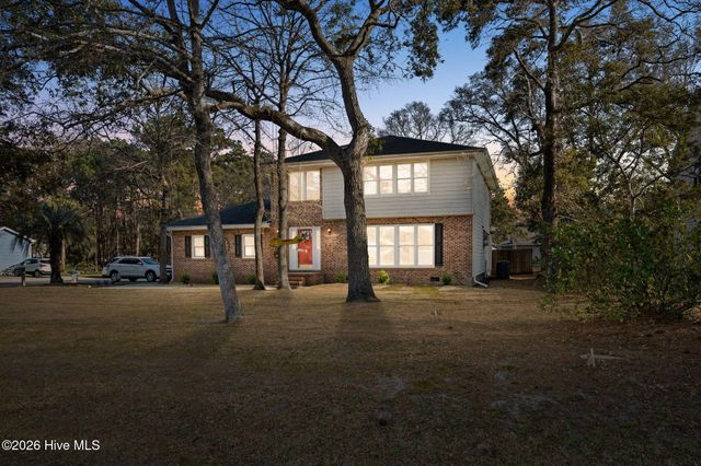 1706 Bay Tree Court SW, Ocean Isle Beach, NC 28469
