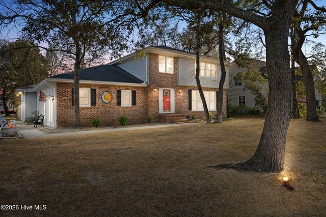 1706 Bay Tree Court SW, Ocean Isle Beach, NC 28469