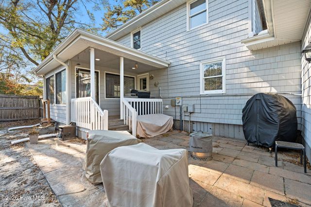 1706 Bay Tree Court SW, Ocean Isle Beach, NC 28469