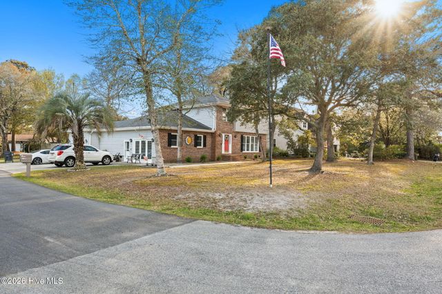 1706 Bay Tree Court SW, Ocean Isle Beach, NC 28469