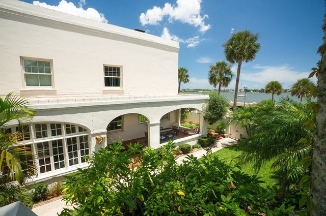 174 Avenida Menendez, St Augustine, FL 32084