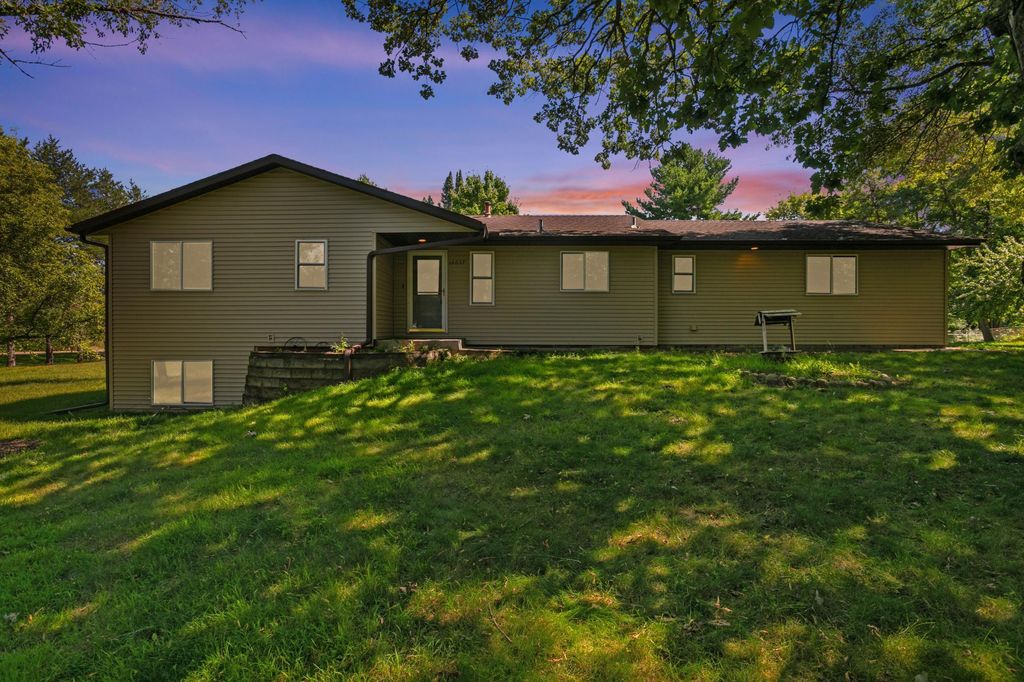 16037 Oneida Street NW, Andover, MN 55304