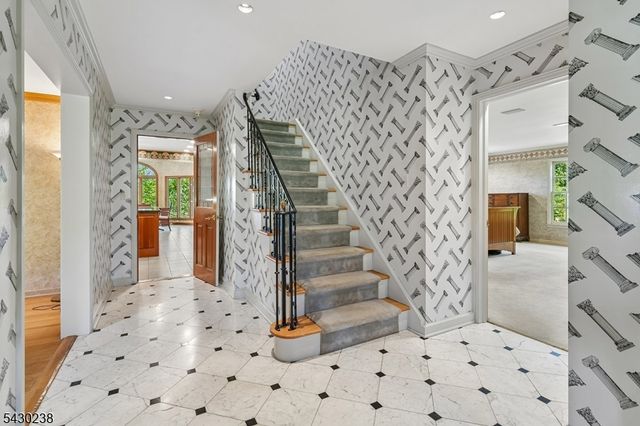 19 GREENBRIAR DRIVE, Summit City, NJ 07901