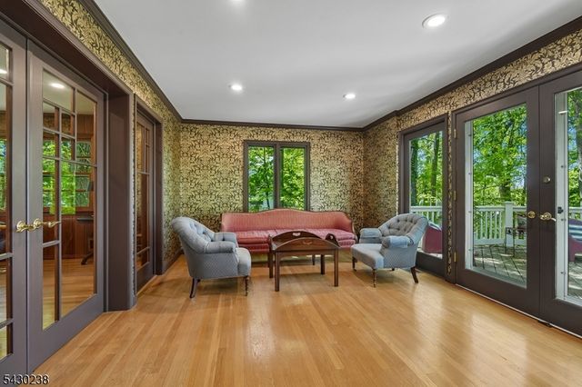19 GREENBRIAR DRIVE, Summit City, NJ 07901
