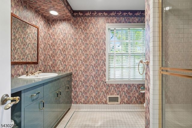 19 GREENBRIAR DRIVE, Summit City, NJ 07901