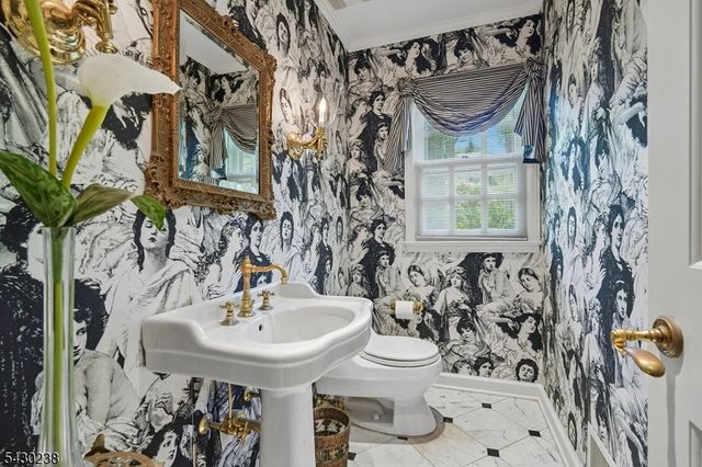 19 GREENBRIAR DRIVE, Summit City, NJ 07901