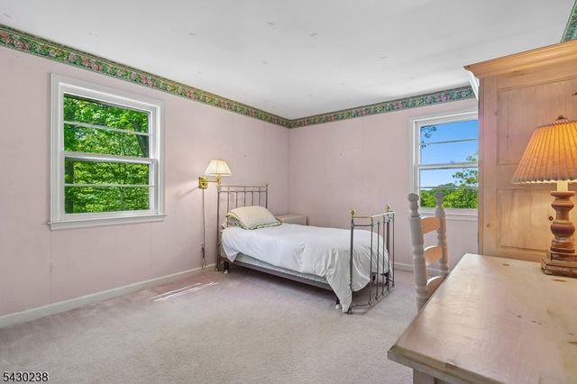 19 GREENBRIAR DRIVE, Summit City, NJ 07901