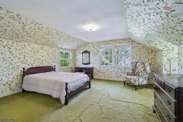 19 GREENBRIAR DRIVE, Summit City, NJ 07901